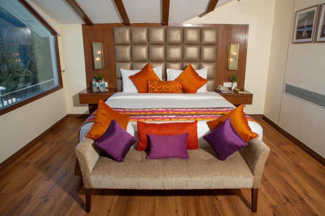 Royal Tulip Luxury Hotel, Kufri, Shimla Esterno foto