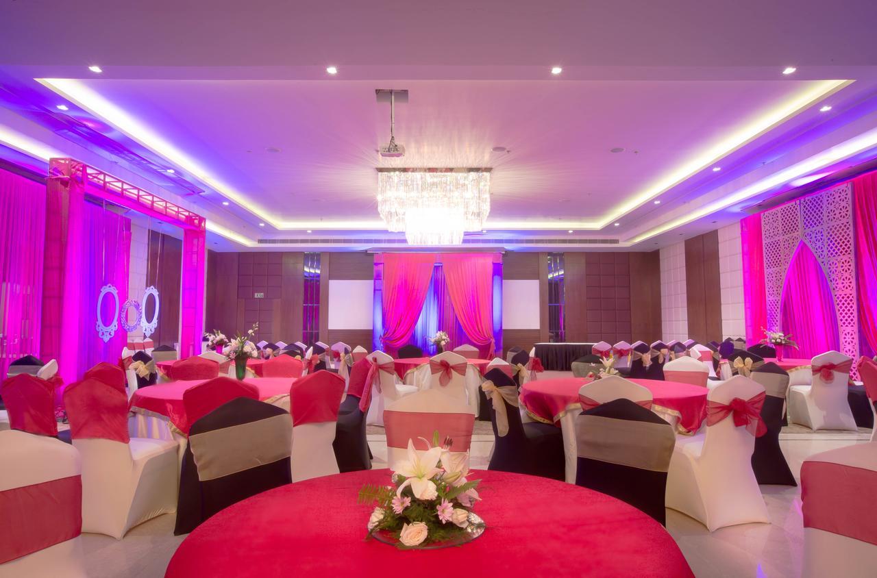 Royal Tulip Luxury Hotel, Kufri, Shimla Esterno foto