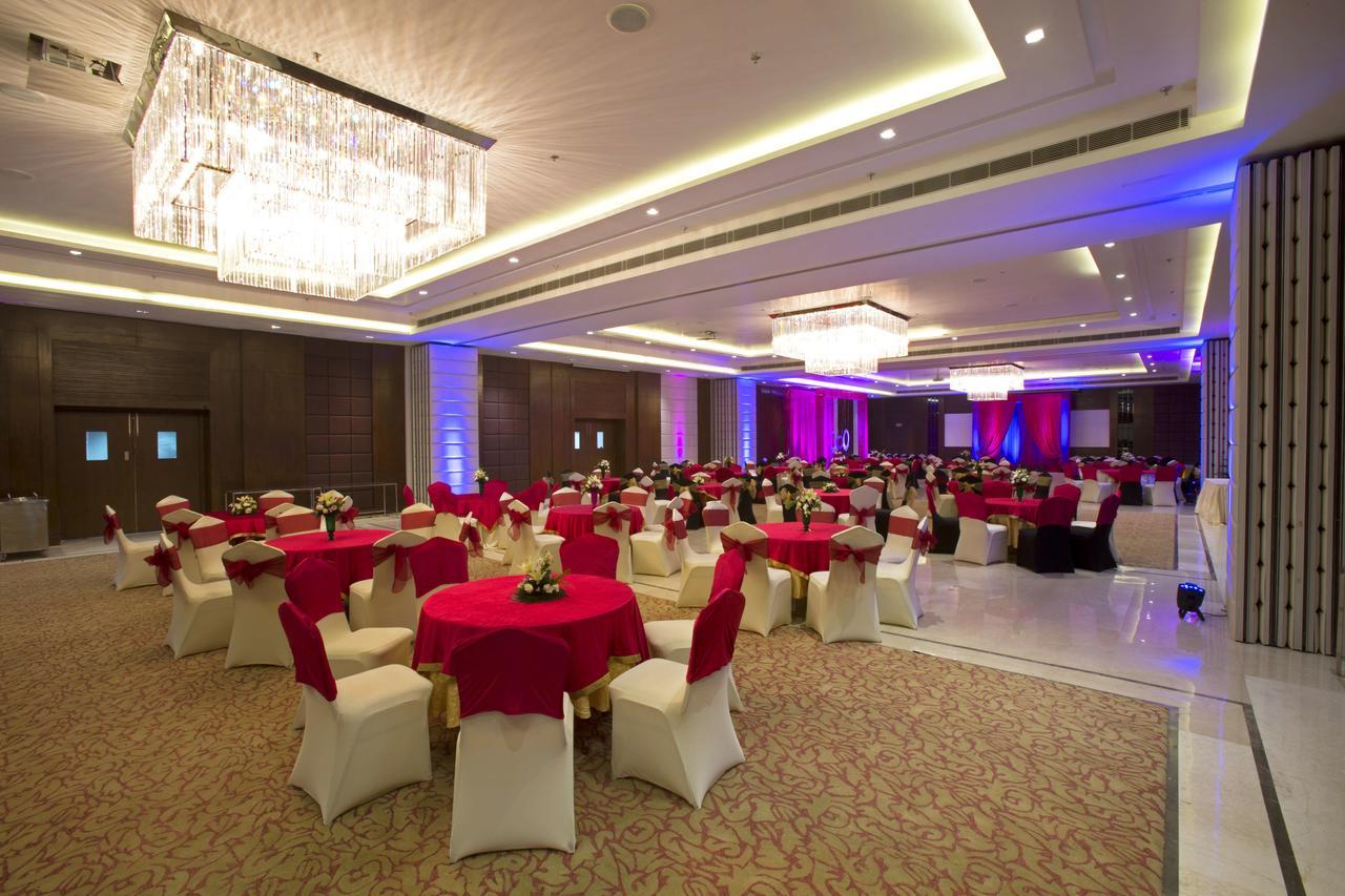 Royal Tulip Luxury Hotel, Kufri, Shimla Esterno foto