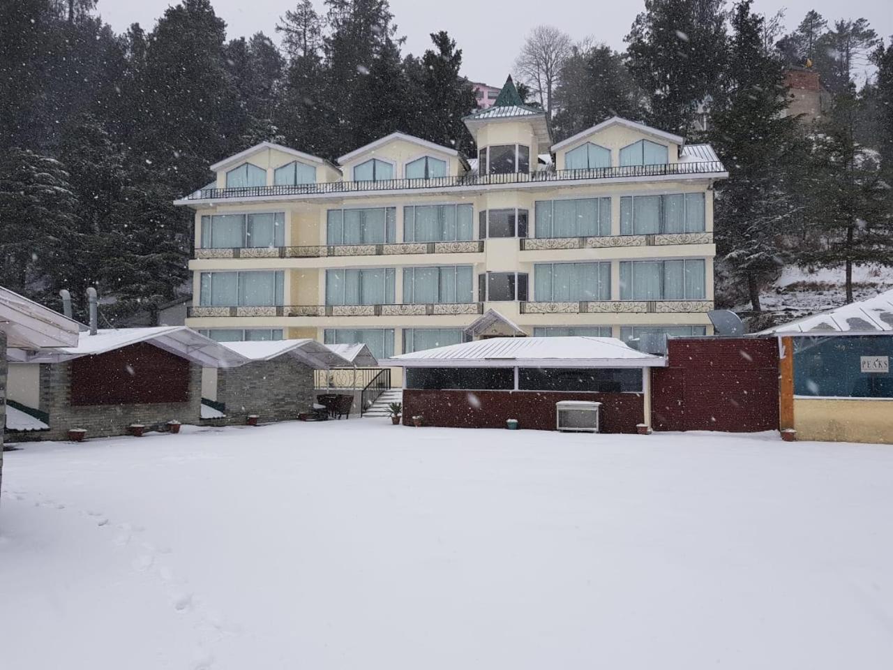 Royal Tulip Luxury Hotel, Kufri, Shimla Esterno foto